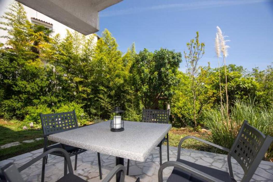 Appartement Secret Garden House à Lovran Extérieur photo